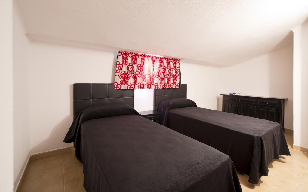 Apartamentos Salles Beach L'Estartit Pokoj fotografie